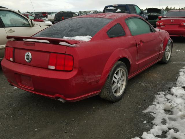 1ZVHT82H555108701 - 2005 FORD MUSTANG GT RED photo 4