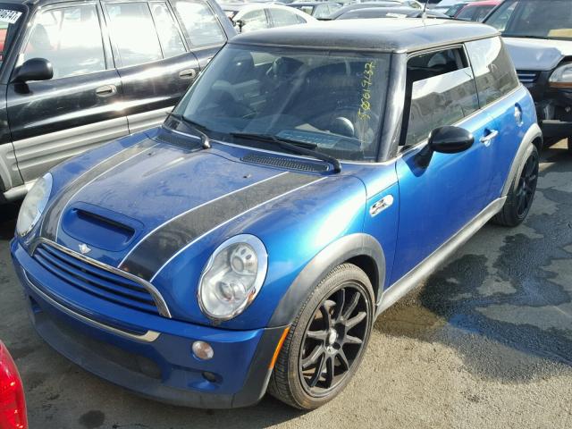 WMWRE33506TN25310 - 2006 MINI COOPER S BLUE photo 2