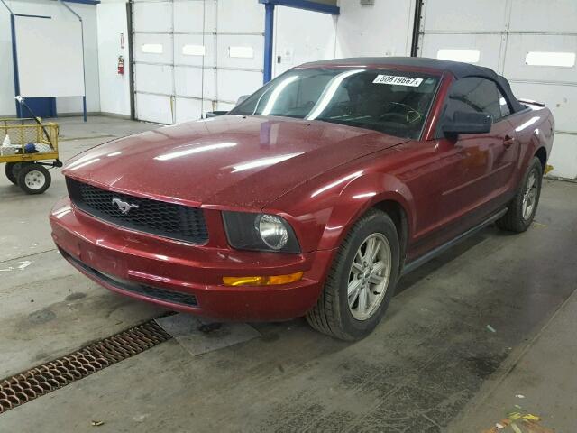 1ZVFT84N575272947 - 2007 FORD MUSTANG MAROON photo 2