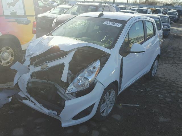 KL8CD6S95FC765429 - 2015 CHEVROLET SPARK 1LT WHITE photo 2