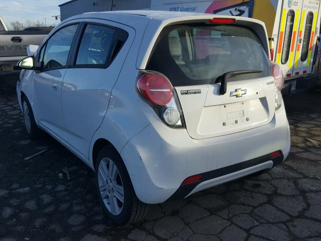 KL8CD6S95FC765429 - 2015 CHEVROLET SPARK 1LT Белый фото 3