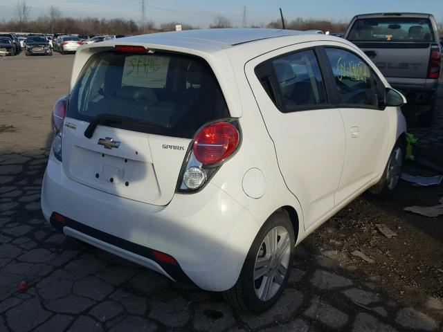 KL8CD6S95FC765429 - 2015 CHEVROLET SPARK 1LT WHITE photo 4