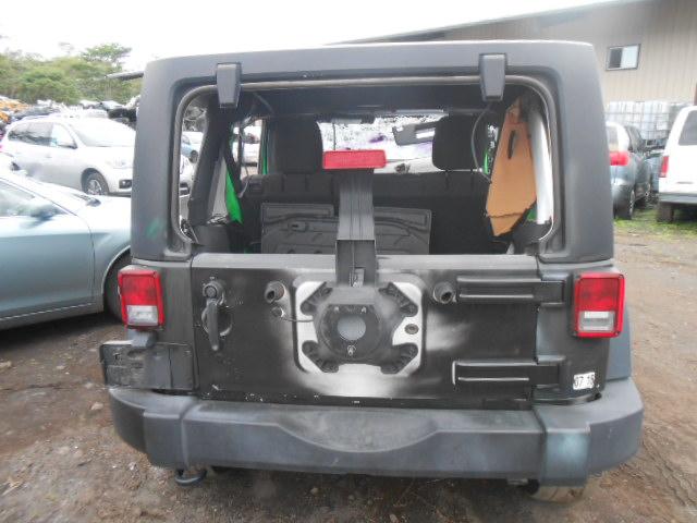 1C4HJWDG1GL278439 - 2016 JEEP WRANGLER U BLACK photo 9