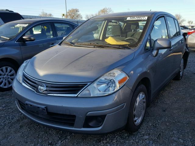 3N1BC1CP0BL379881 - 2011 NISSAN VERSA S GRAY photo 2