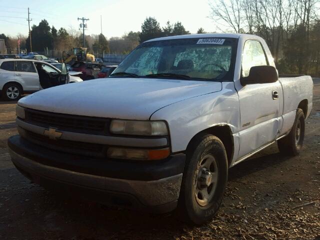 1GCEC14W3YZ300043 - 2000 CHEVROLET SILVERADO WHITE photo 2