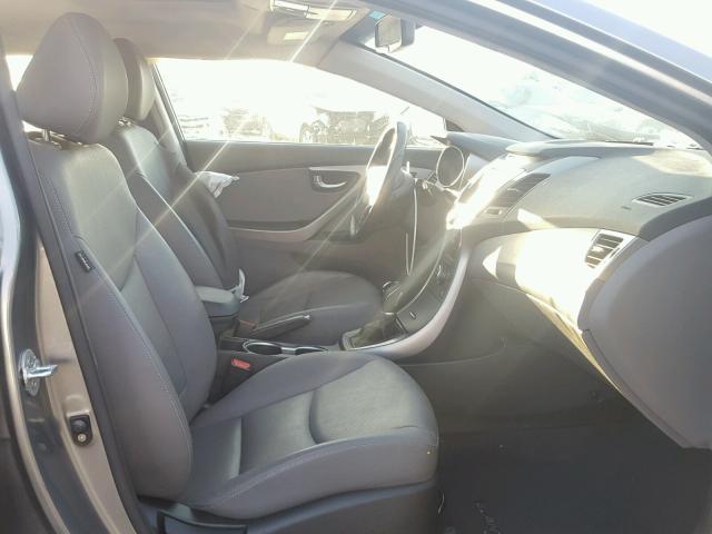 KMHDH4AEXGU594011 - 2016 HYUNDAI ELANTRA SE GRAY photo 5