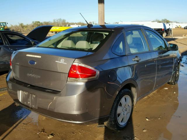 1FAHP34N99W165714 - 2009 FORD FOCUS S GRAY photo 4