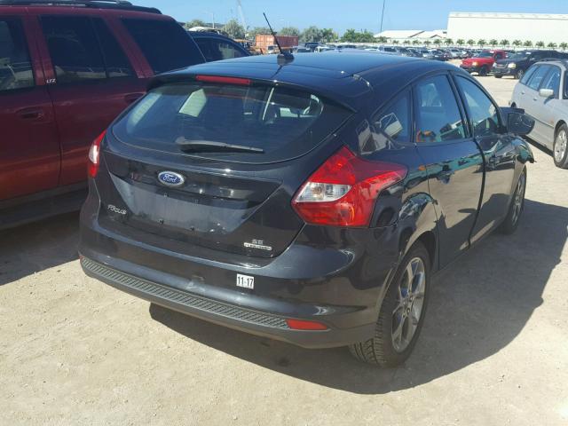 1FADP3K28EL455283 - 2014 FORD FOCUS SE CHARCOAL photo 4