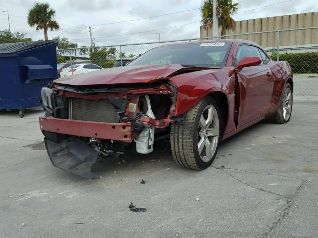 2G1FC1E30D9174097 - 2013 CHEVROLET CAMARO LT RED photo 2