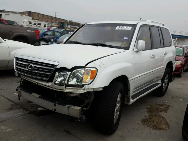 JTJHT00W633528091 - 2003 LEXUS LX 470 WHITE photo 2