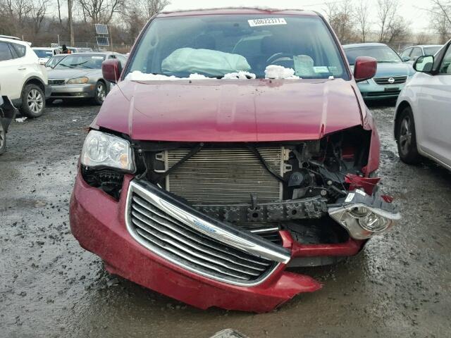 2C4RC1BG1FR583384 - 2015 CHRYSLER TOWN & COU RED photo 9