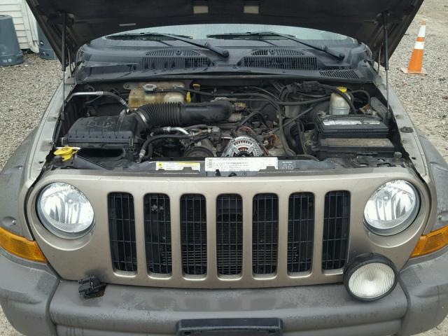 1J4GL38KX6W281138 - 2006 JEEP LIBERTY RE BEIGE photo 7