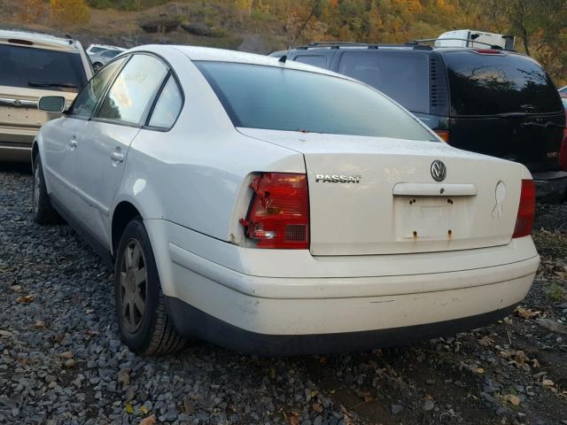 WVWMA63B1XE513527 - 1999 VOLKSWAGEN PASSAT GLS WHITE photo 3