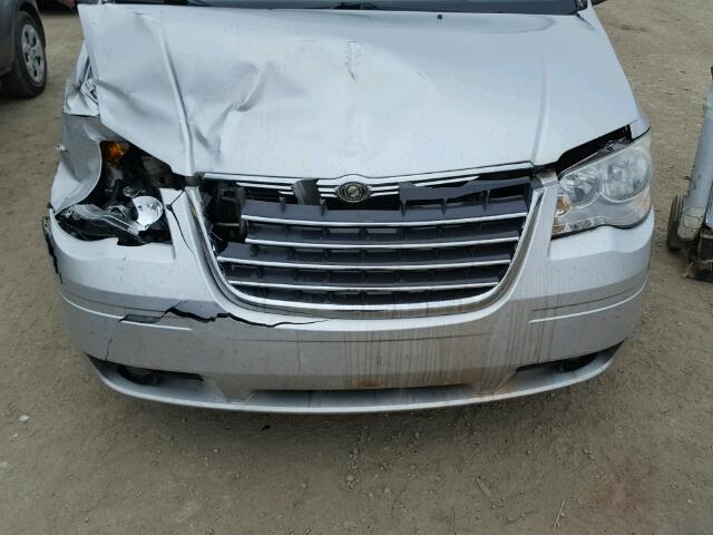 2A8HR54PX8R740498 - 2008 CHRYSLER TOWN & COU SILVER photo 7