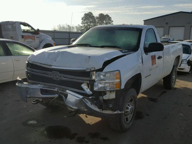 1GC0CVCG9DF245542 - 2013 CHEVROLET SILVERADO WHITE photo 2