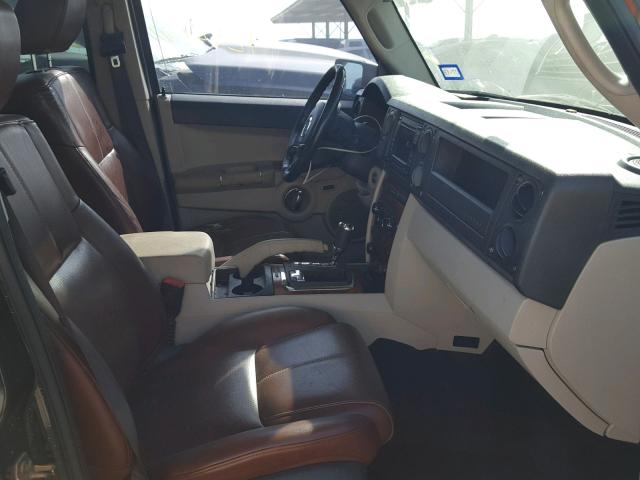 1J8HG58206C293285 - 2006 JEEP COMMANDER BLACK photo 5