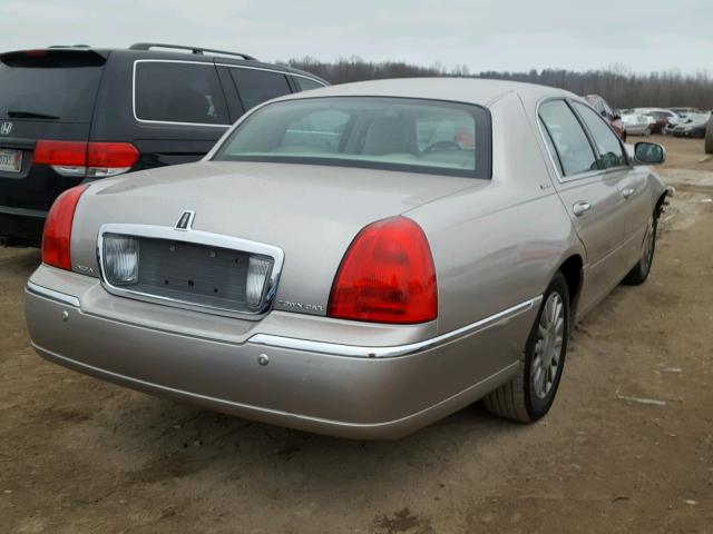 1LNHM82W93Y606499 - 2003 LINCOLN TOWN CAR S BEIGE photo 4