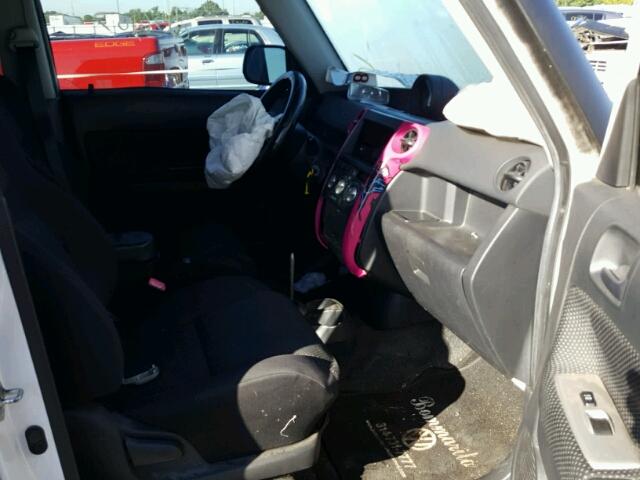 JTLKT324850216367 - 2005 TOYOTA SCION XB 黑色 照片 5