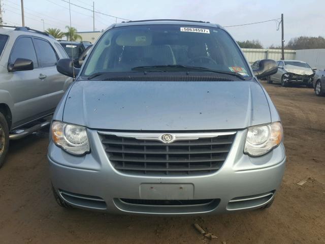 2A4GP54L46R766611 - 2006 CHRYSLER TOWN & COU BLUE photo 9