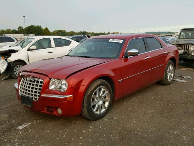 2C3KA63H57H691563 - 2007 CHRYSLER 300C RED photo 2