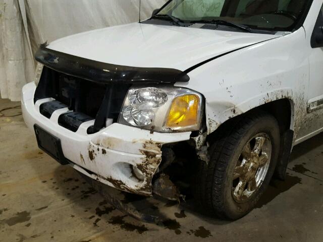 1GKDT13S932316828 - 2003 GMC ENVOY WHITE photo 9