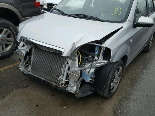 KL1TD56667B041619 - 2007 CHEVROLET AVEO BASE SILVER photo 10