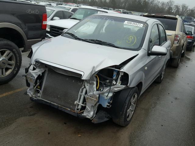 KL1TD56667B041619 - 2007 CHEVROLET AVEO BASE SILVER photo 2