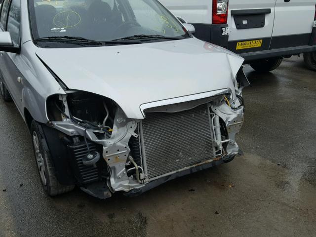 KL1TD56667B041619 - 2007 CHEVROLET AVEO BASE SILVER photo 9