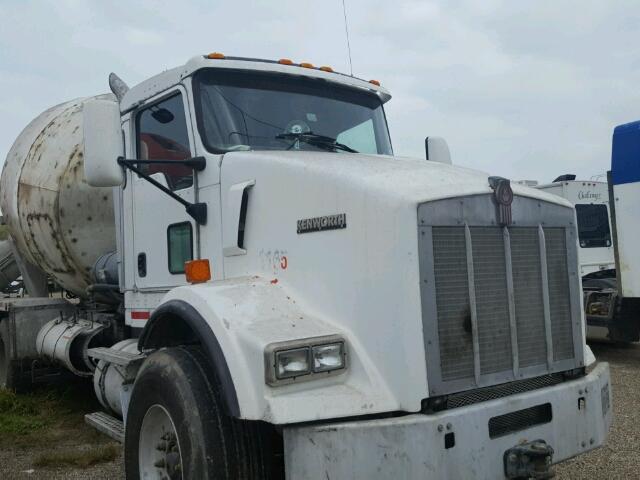 1NKDL00X75R079965 - 2005 KENWORTH CONSTRUCTI WHITE photo 1