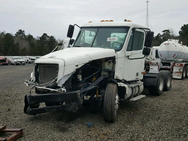 1FUJA6CV24LL97011 - 2004 FREIGHTLINER CONVENTION WHITE photo 2