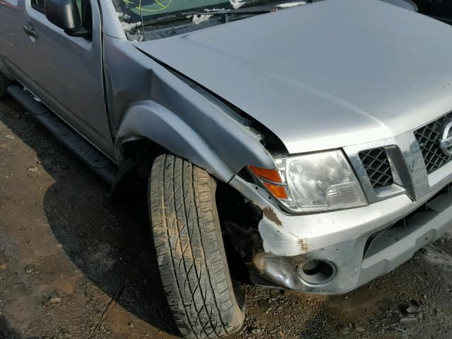 1N6AD0EV0AC446496 - 2010 NISSAN FRONTIER C SILVER photo 9