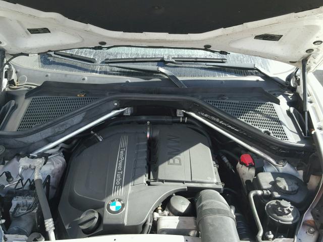 5UXZV4C59BL412750 - 2011 BMW X5 XDRIVE3 თეთრი ფოტო 7