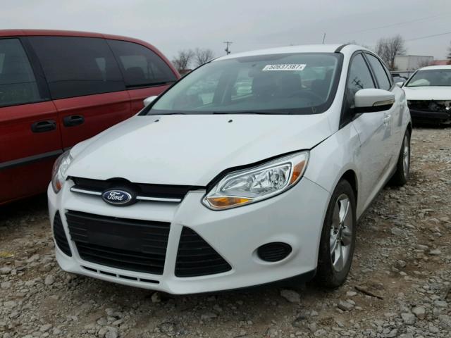 1FADP3K21EL115019 - 2014 FORD FOCUS SE WHITE photo 2