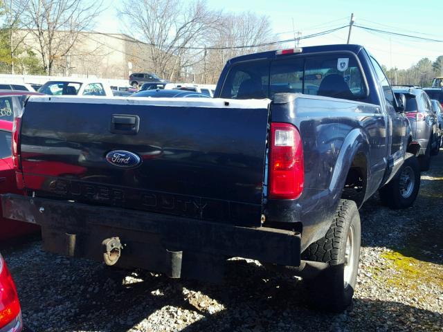 1FTSF31FXYEB80579 - 2000 FORD F350 SRW S BLUE photo 4