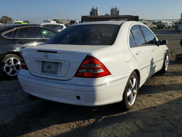 WDBRF40J94A647842 - 2004 MERCEDES-BENZ C 230K SPO WHITE photo 4