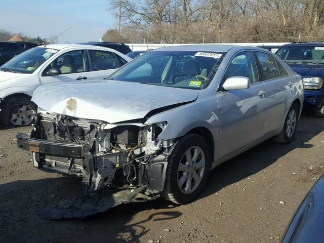 4T1BF3EK8BU170732 - 2011 TOYOTA CAMRY BASE SILVER photo 2