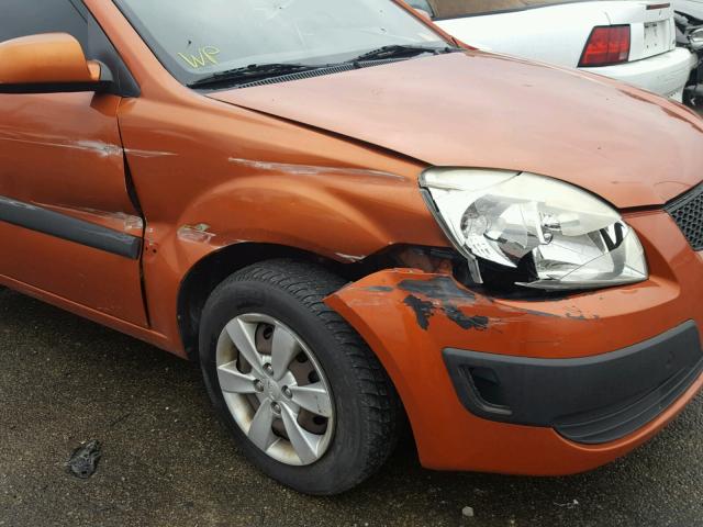 KNADE123X86414988 - 2008 KIA RIO BASE ORANGE photo 9