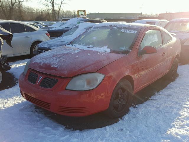 1G2AL18F287346665 - 2008 PONTIAC G5 RED photo 2