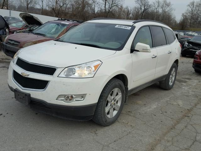 1GNKRJED9CJ398962 - 2012 CHEVROLET TRAVERSE L WHITE photo 2