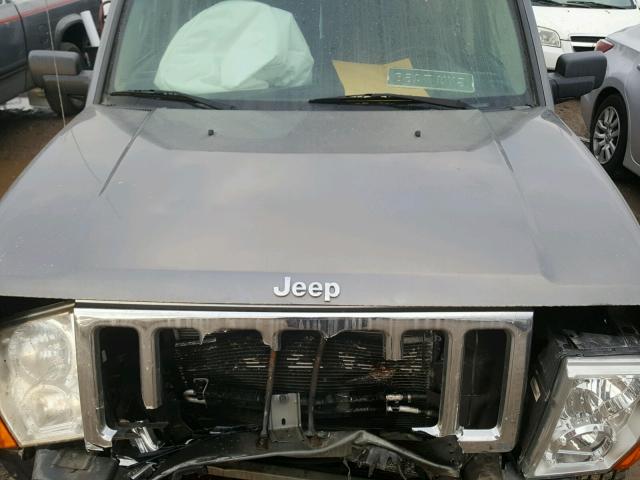 1J8HG48N18C126120 - 2008 JEEP COMMANDER 灰色 照片 7