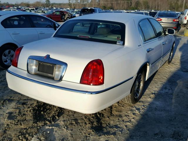 1LNHM82W42Y645970 - 2002 LINCOLN TOWN CAR S WHITE photo 4