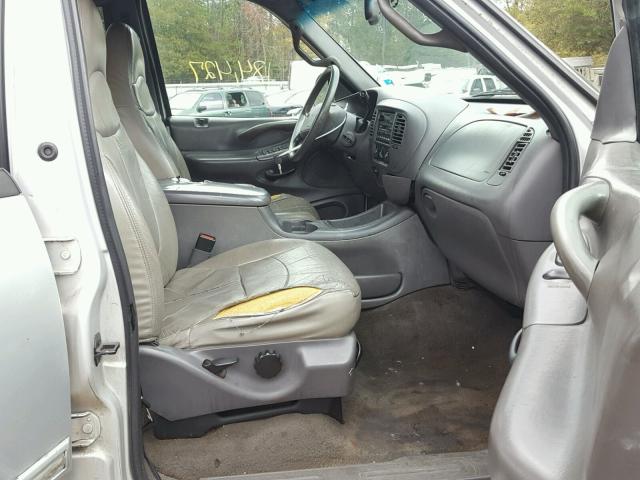 1FMRU15L31LA49449 - 2001 FORD EXPEDITION SILVER photo 5