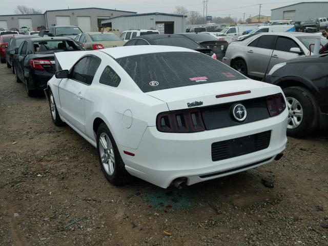 1ZVBP8AM3E5311224 - 2014 FORD MUSTANG WHITE photo 3