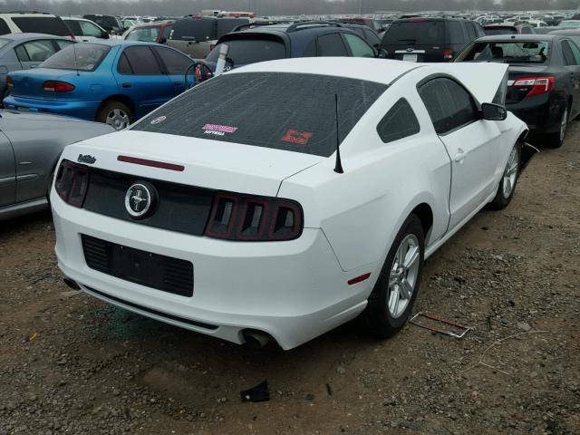 1ZVBP8AM3E5311224 - 2014 FORD MUSTANG WHITE photo 4