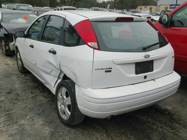 3FAFP37N35R130649 - 2005 FORD FOCUS ZX5 WHITE photo 3