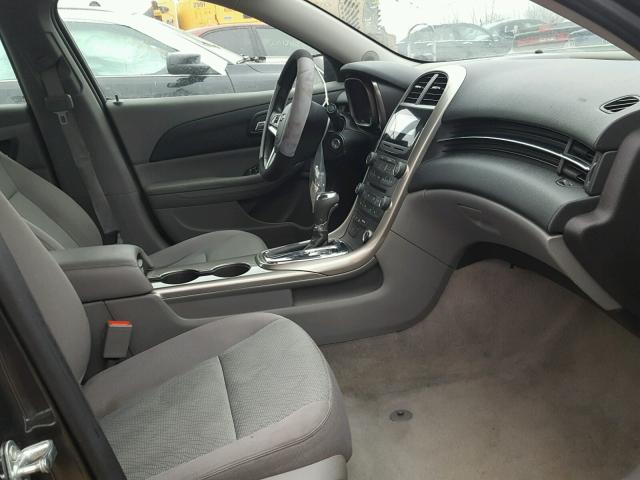 1G11B5SAXDF147634 - 2013 CHEVROLET MALIBU LS ნაცრისფერი ფოტო 5