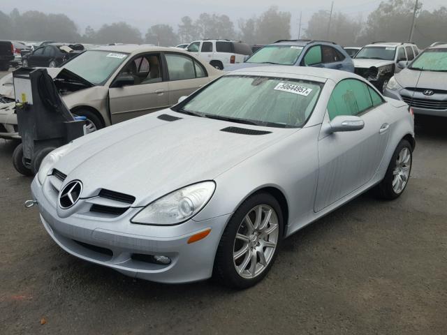 WDBWK56F45F044857 - 2005 MERCEDES-BENZ SLK 350 SILVER photo 2