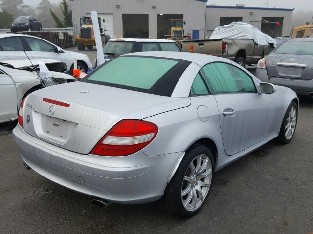 WDBWK56F45F044857 - 2005 MERCEDES-BENZ SLK 350 SILVER photo 4