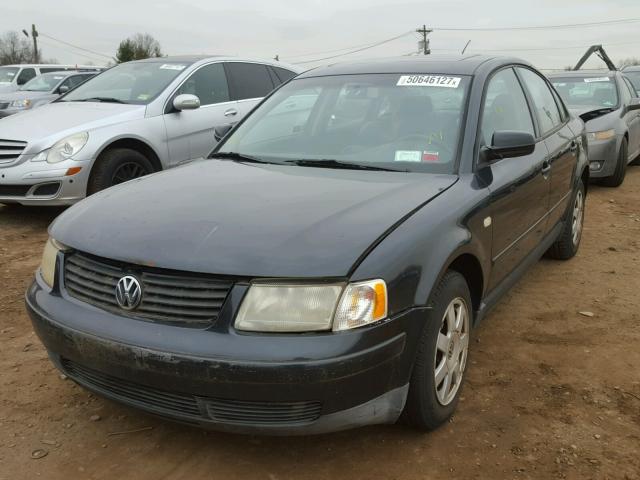 WVWMA23BXYP172627 - 2000 VOLKSWAGEN PASSAT GLS BLACK photo 2