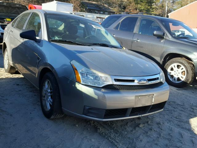 1FAHP35N38W108762 - 2008 FORD FOCUS SE GRAY photo 1